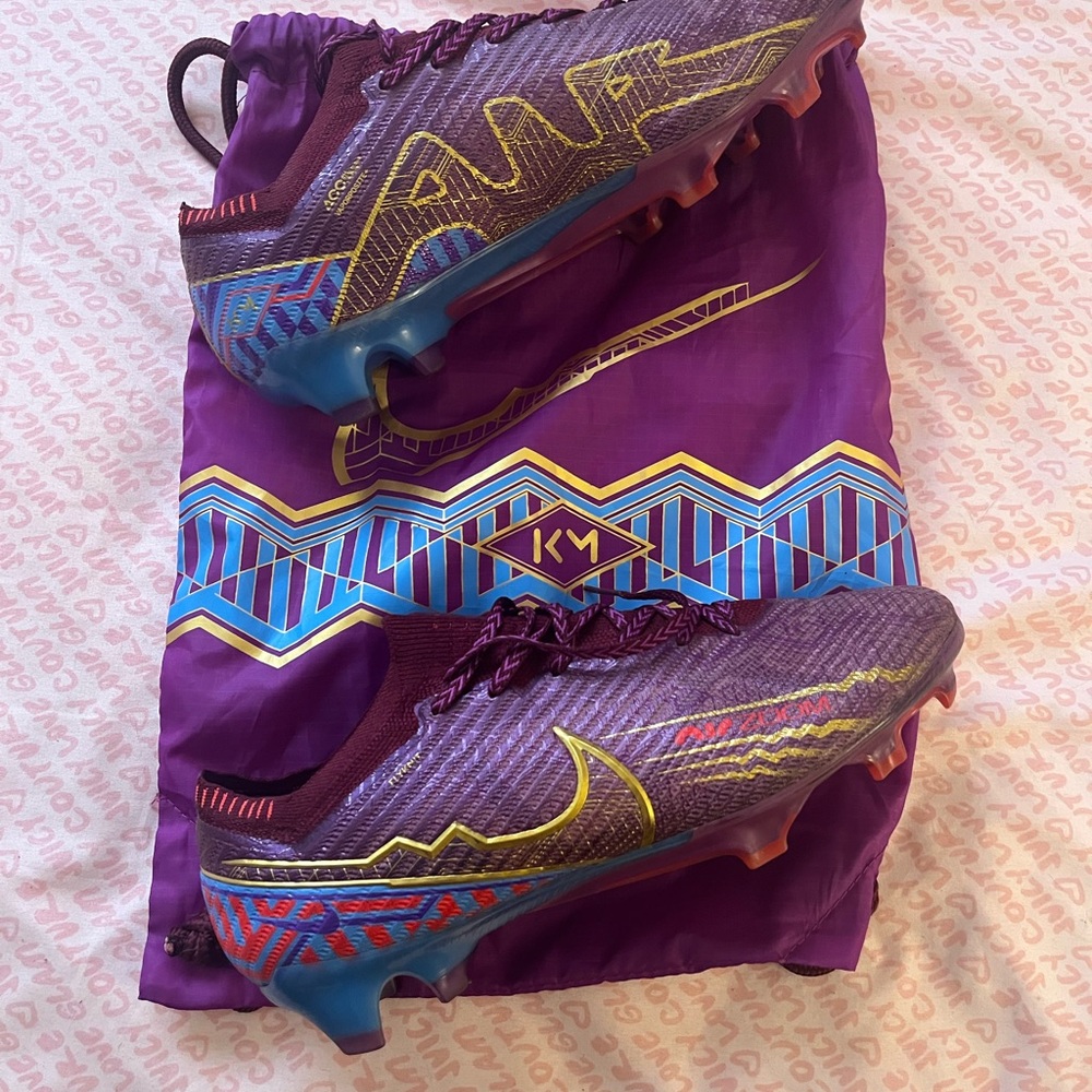 Kylian Mbappe cleats size 10.5M